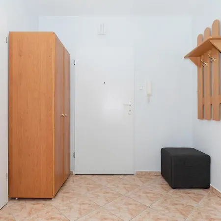 Jantar - Park Side Apartment