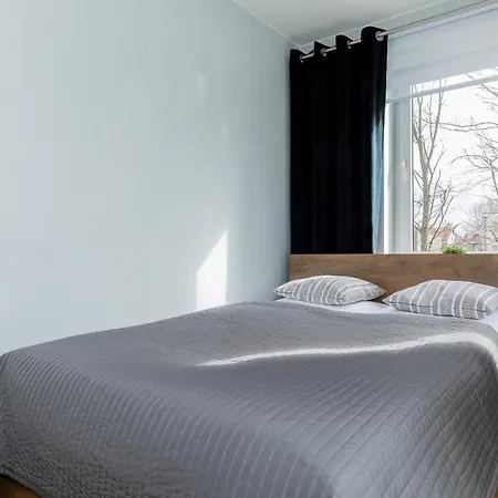 Jantar - Park Side Apartment